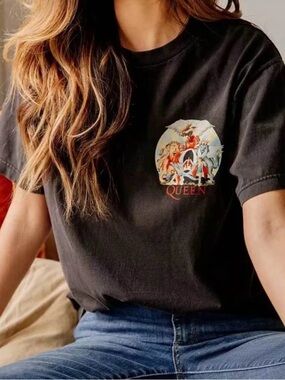 UO Day Queen Graphic Tee